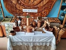 "Богата Русь талантами" - выставка декоративно-прикладного творчества народных умельцев.