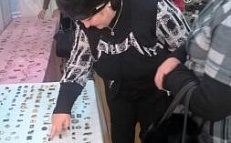 "На левой стороне груди"