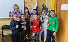 "Мы флагом России гордимся" - Мастер-класс
