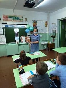 "Он знает, где спрятались ежи" - Громкие чтения