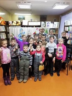«Хорошо, что каждый год к нам приходит Новый год!» -игровая программа