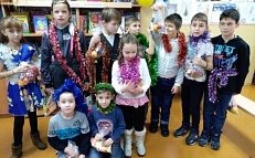 «Новый Год шагает по планете» - Игровая программа
