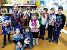 «Новый Год шагает по планете» - Игровая программа