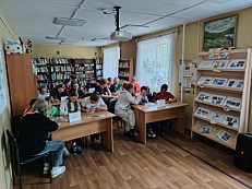 Мемы, книжки и взрослая жизнь: как дети стали наставниками в День самоуправления