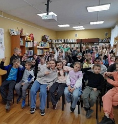 «Пусть лето звонкое смеётся!»
