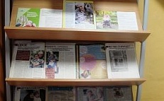 «В помощь людям с ограниченными возможностями» книжная выставка с периодическими изданиями